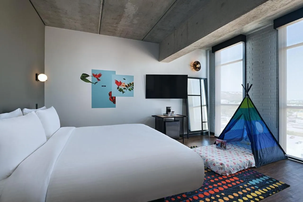 فندق Aloft Guadalajara Sur 3*,